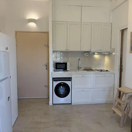 Appartement Sp570-a1011 2 Pièces Balcon Pierre La *